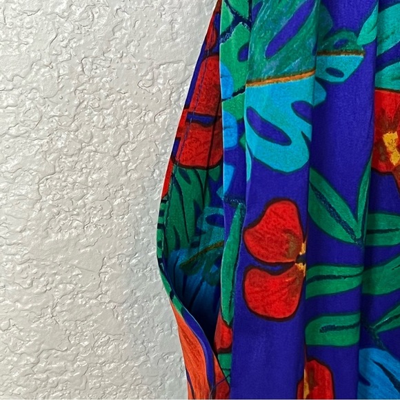 Dress Forum Satin Feel Blue Red Tropical Print Split Leg Ties Jumpsuit Small - Picture 11 of 15